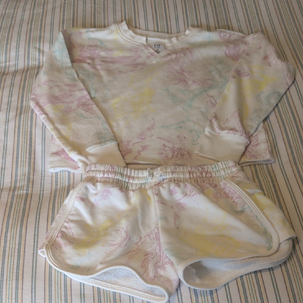 GAP Girl's Tie Dye Terry Sweat Shirt And Short Set Size 8